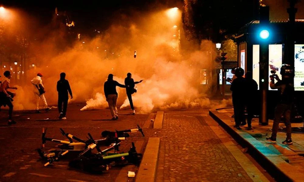 Γαλατασαράι – Μπάγερν Μονάχου: Σφοδρά επεισόδια στην πόλη με οδομαχίες - Πέντε τραυματίες